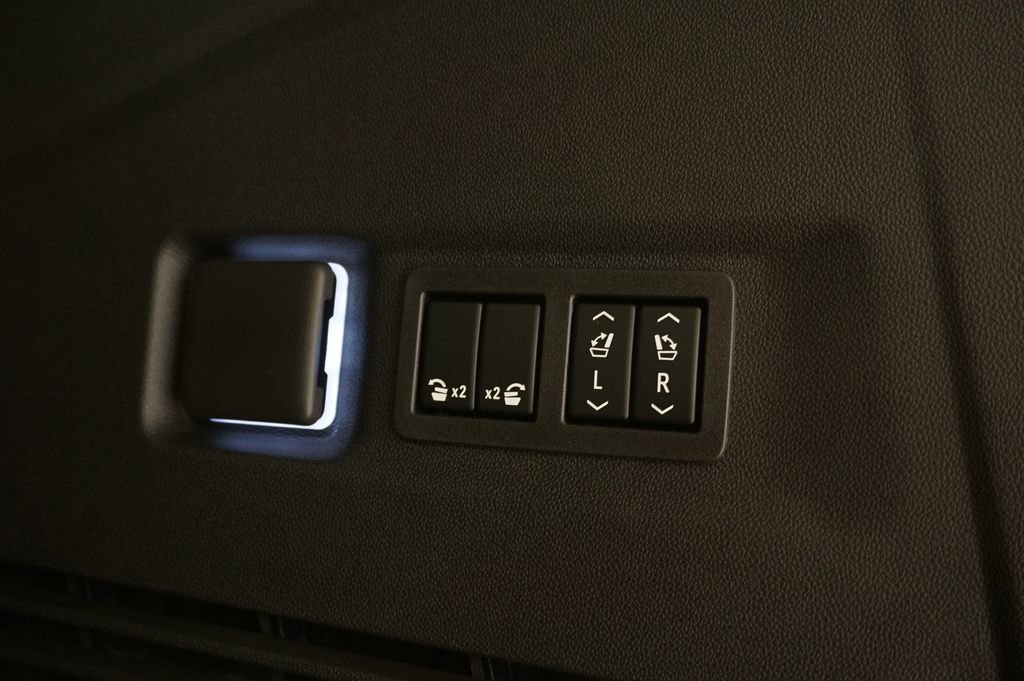 New 2026 Chevrolet Suburban High Country image 31