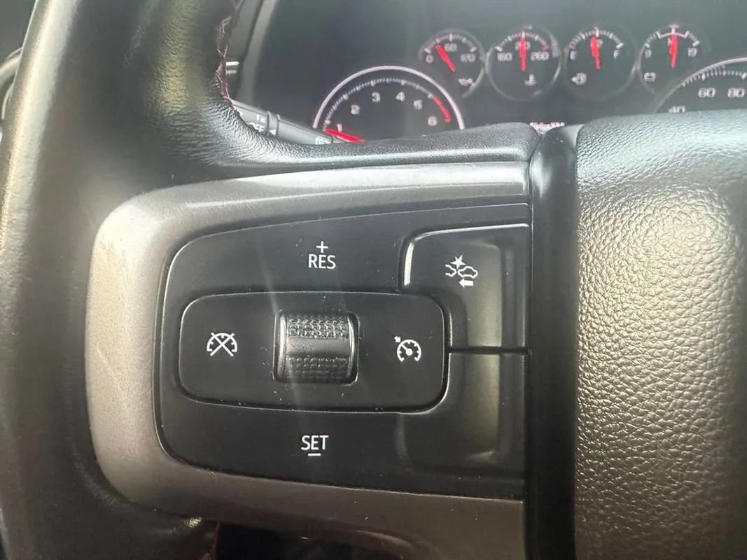 Used 2021 Chevrolet Suburban RST RWD image 16