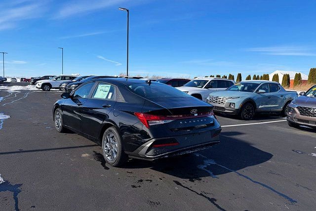 New 2026 Hyundai Elantra Blue image 5