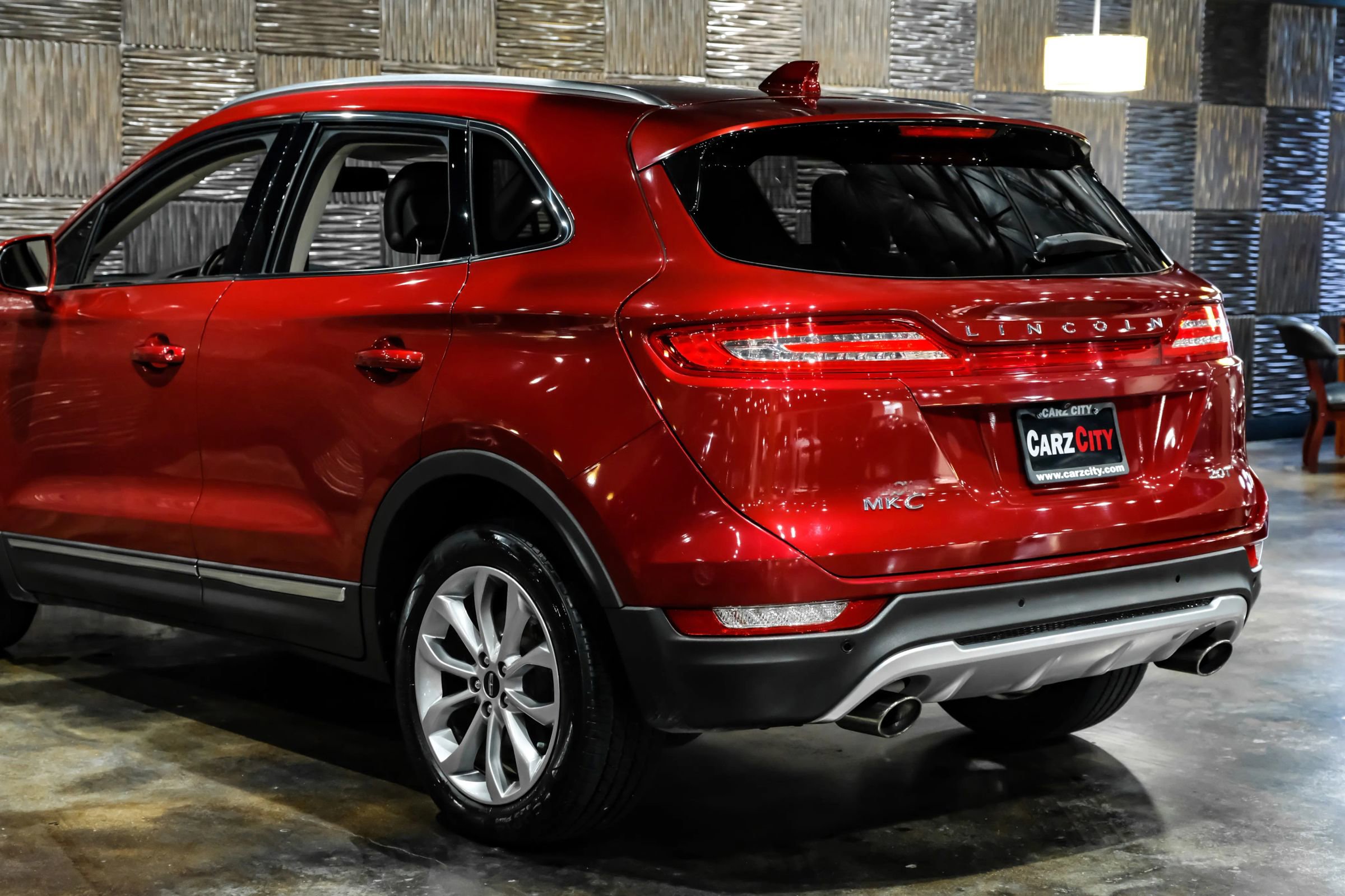 Used 2017 Lincoln MKC Select w/ Select Plus Package FWD image 13