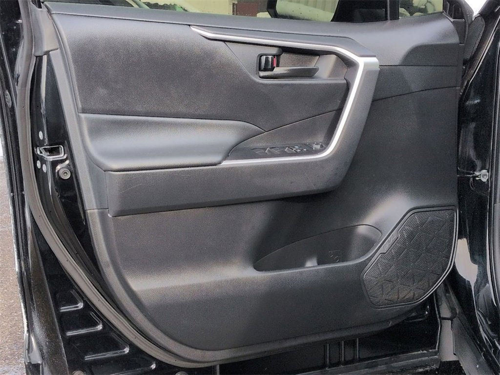Used 2024 Toyota RAV4 LE image 21