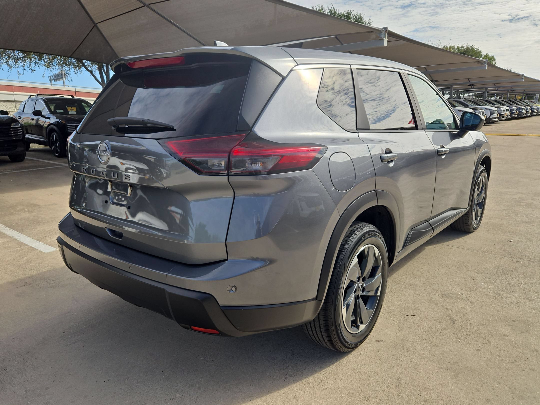 Certified 2025 Nissan Rogue SV FWD image 3