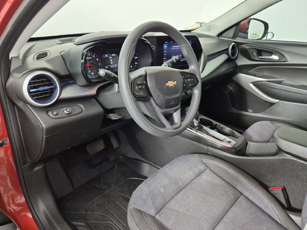 Certified 2024 Chevrolet Trax LS w/ LS Convenience Package FWD image 17