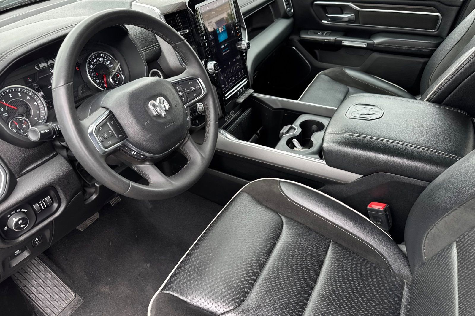 Used 2025 RAM 1500 Laramie AWD/4WD image 11