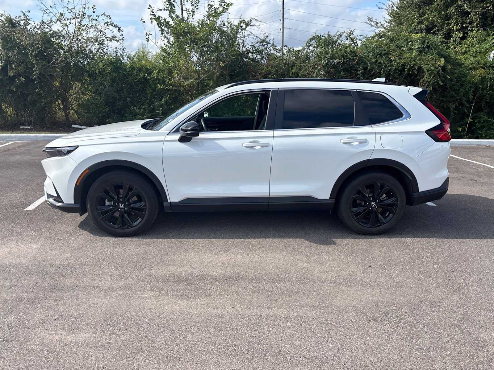 Used 2023 Honda CR-V Sport Touring image 2