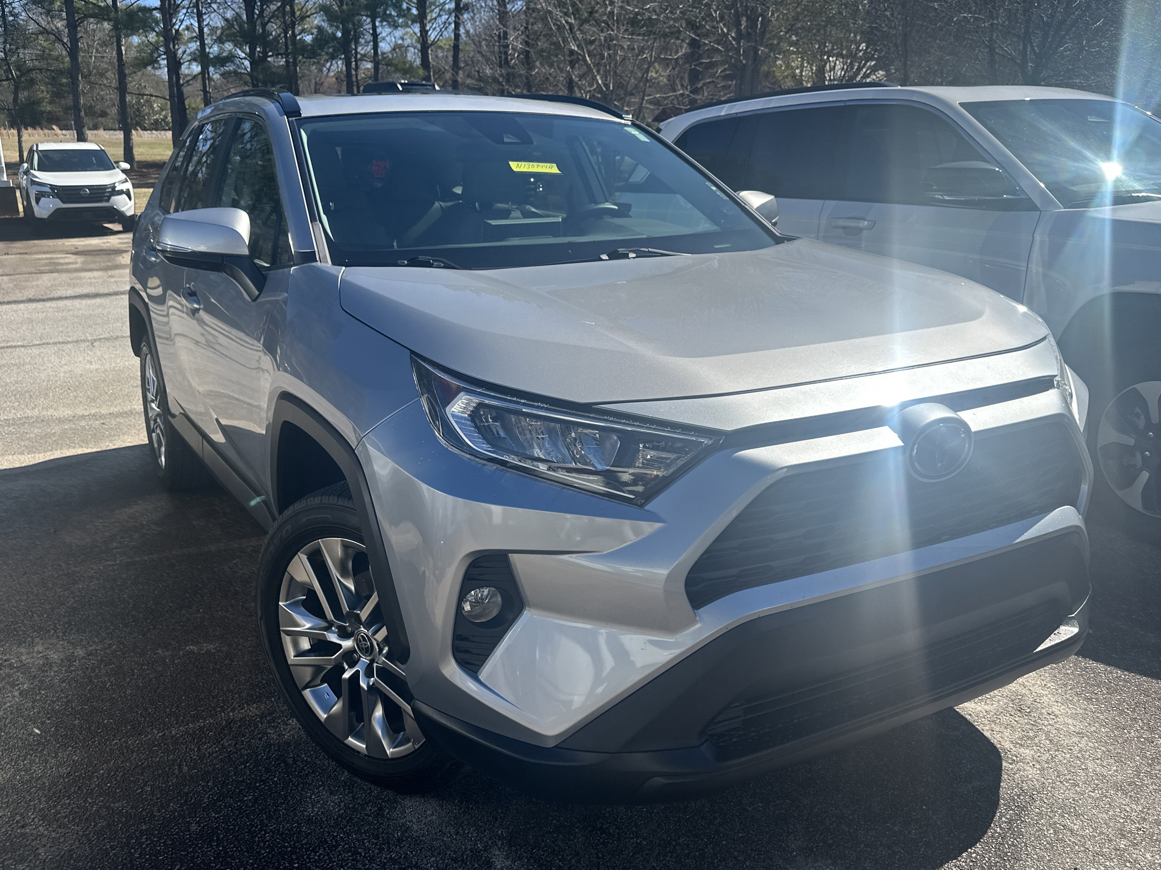 Used 2021 Toyota RAV4 XLE Premium image 3