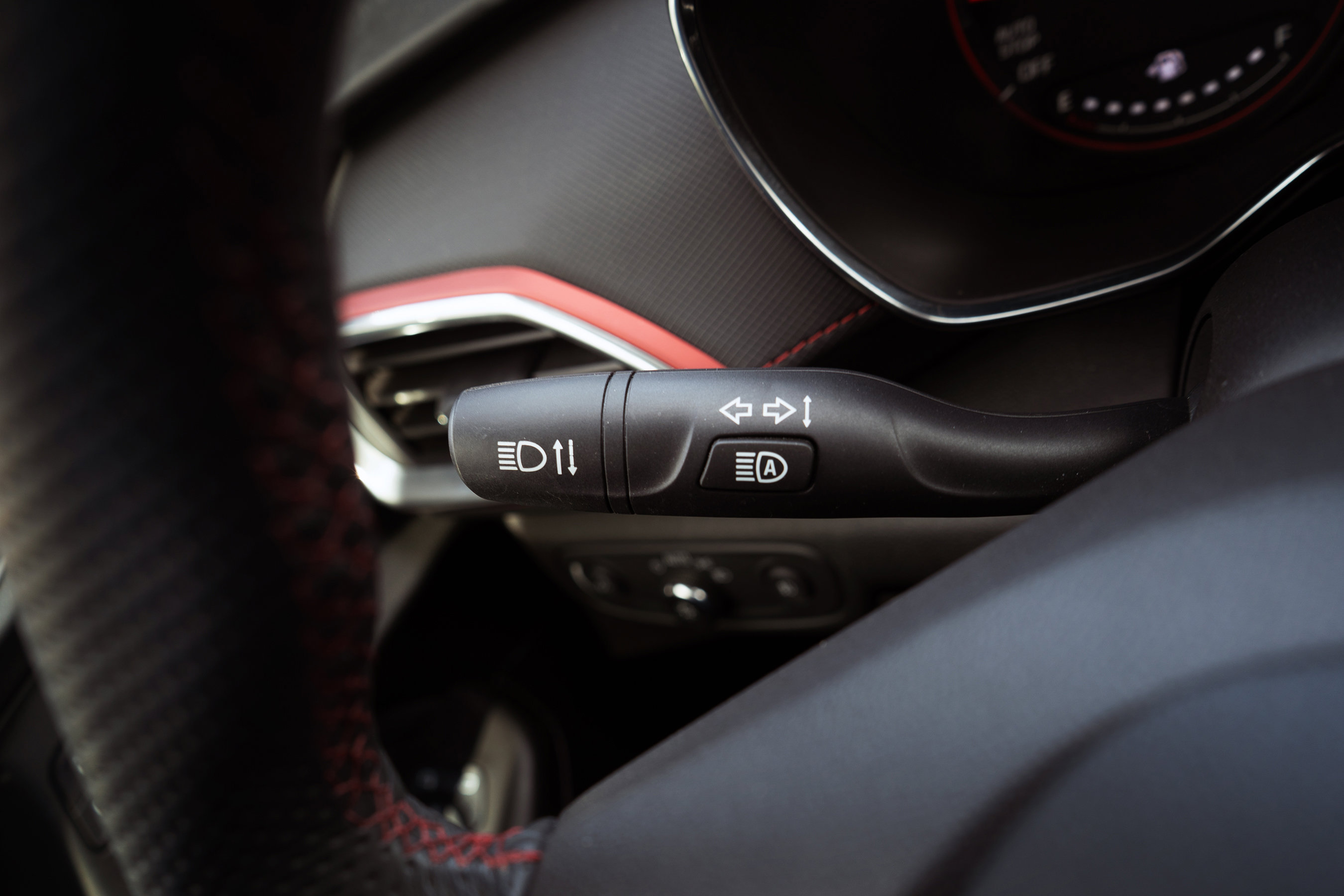 Used 2023 Chevrolet TrailBlazer RS w/ Sun and Liftgate Package image 23