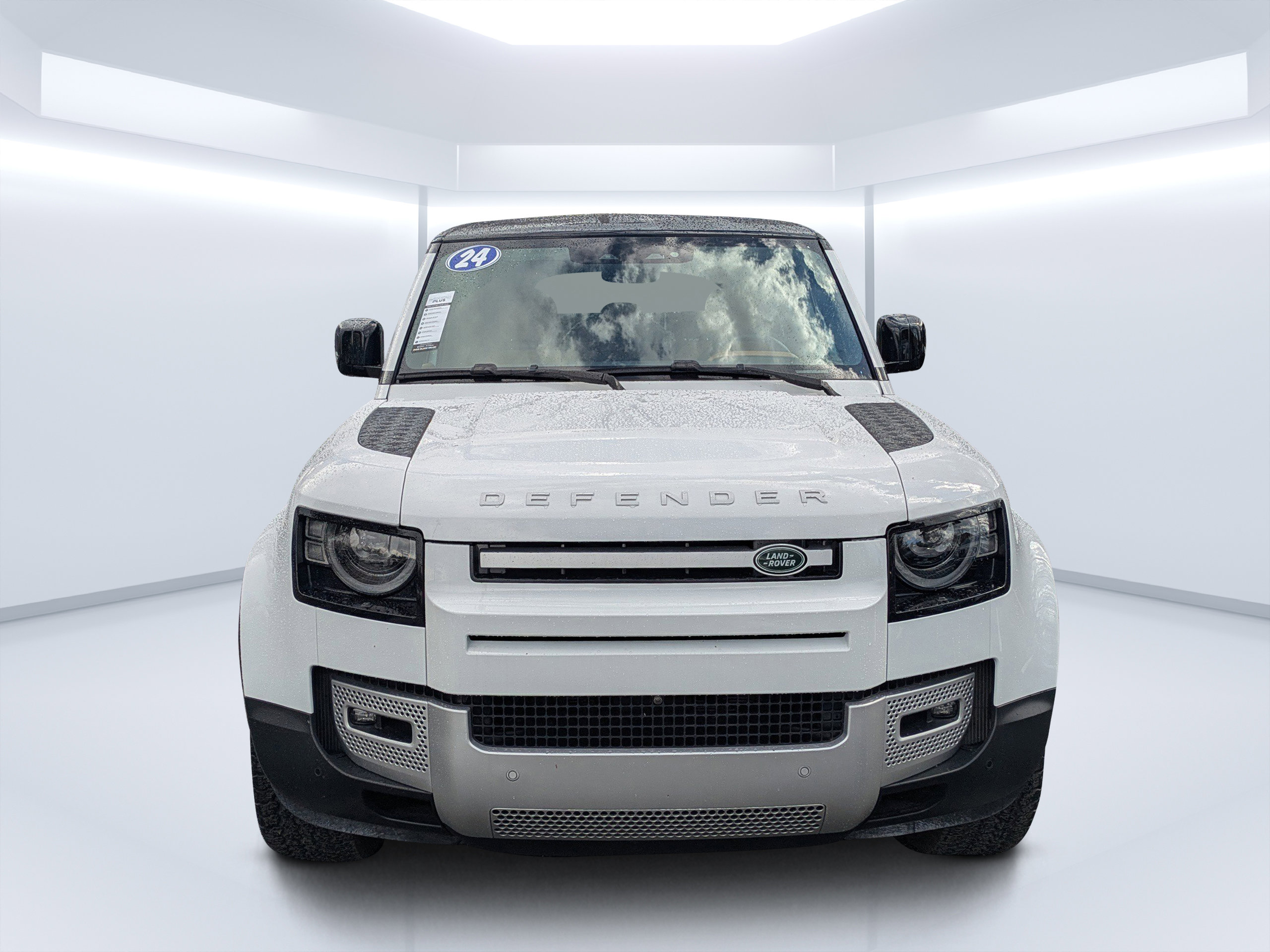 Used 2024 Land Rover Defender 110 SE image 11