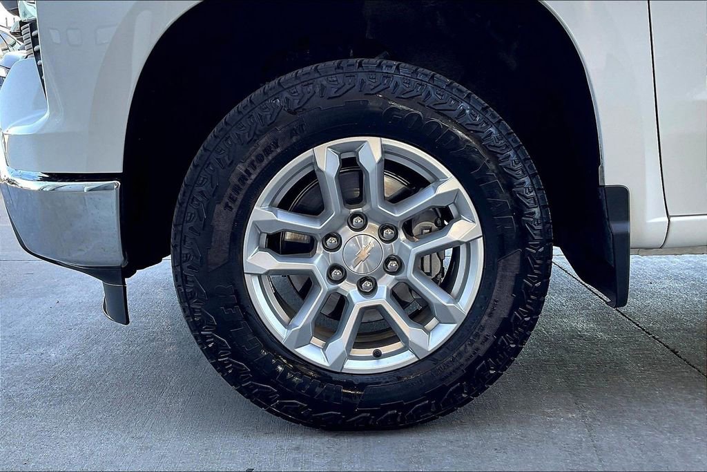 Used 2024 Chevrolet Silverado 1500 LT w/ Z71 Off-Road Package image 9