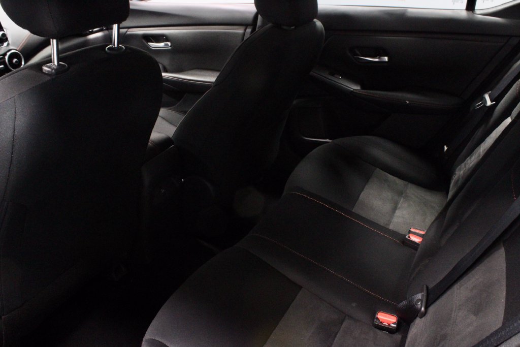Certified 2025 Nissan Sentra SR FWD image 21