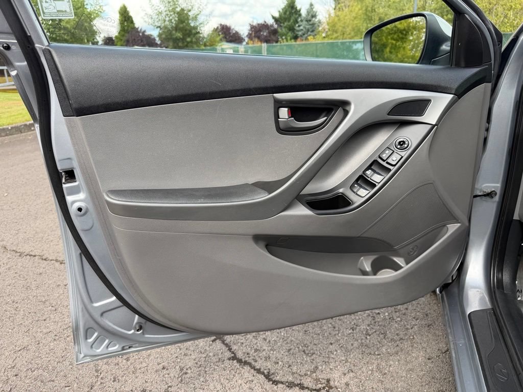 Used 2016 Hyundai Elantra SE FWD image 12