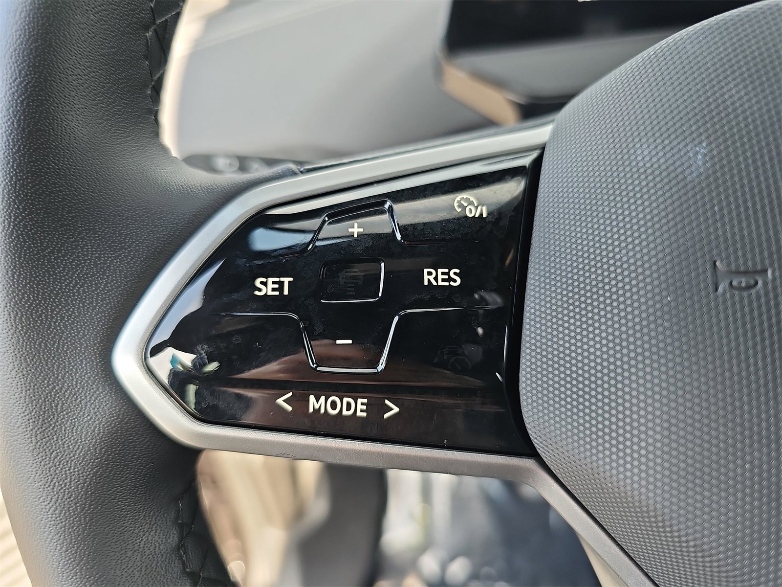 Certified 2023 Volkswagen ID.4 Pro image 16