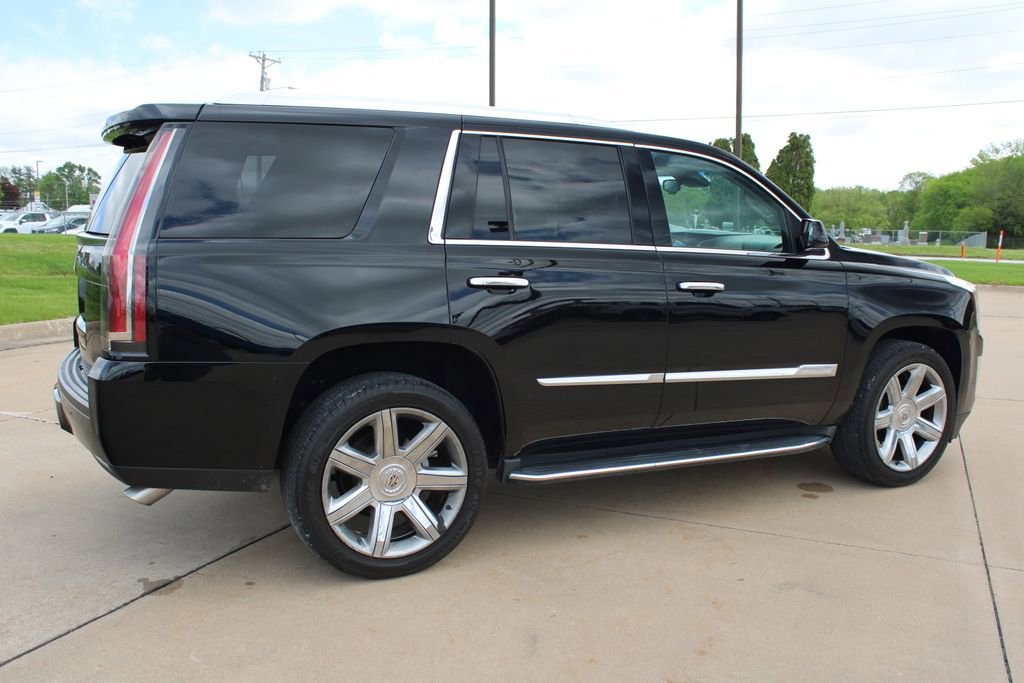Used 2015 Cadillac Escalade Luxury AWD/4WD image 5