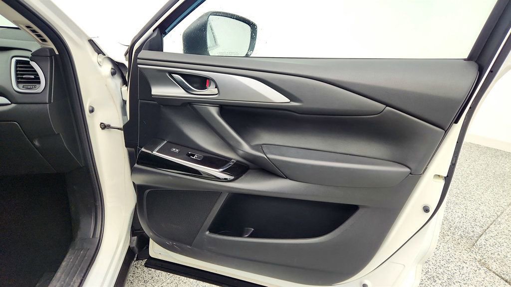 Used 2023 MAZDA CX-9 Touring image 25