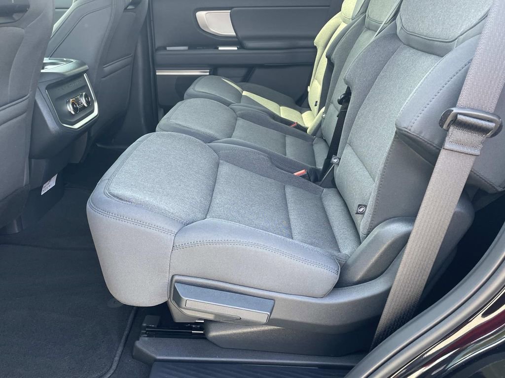 Used 2026 Ford Expedition Active image 16