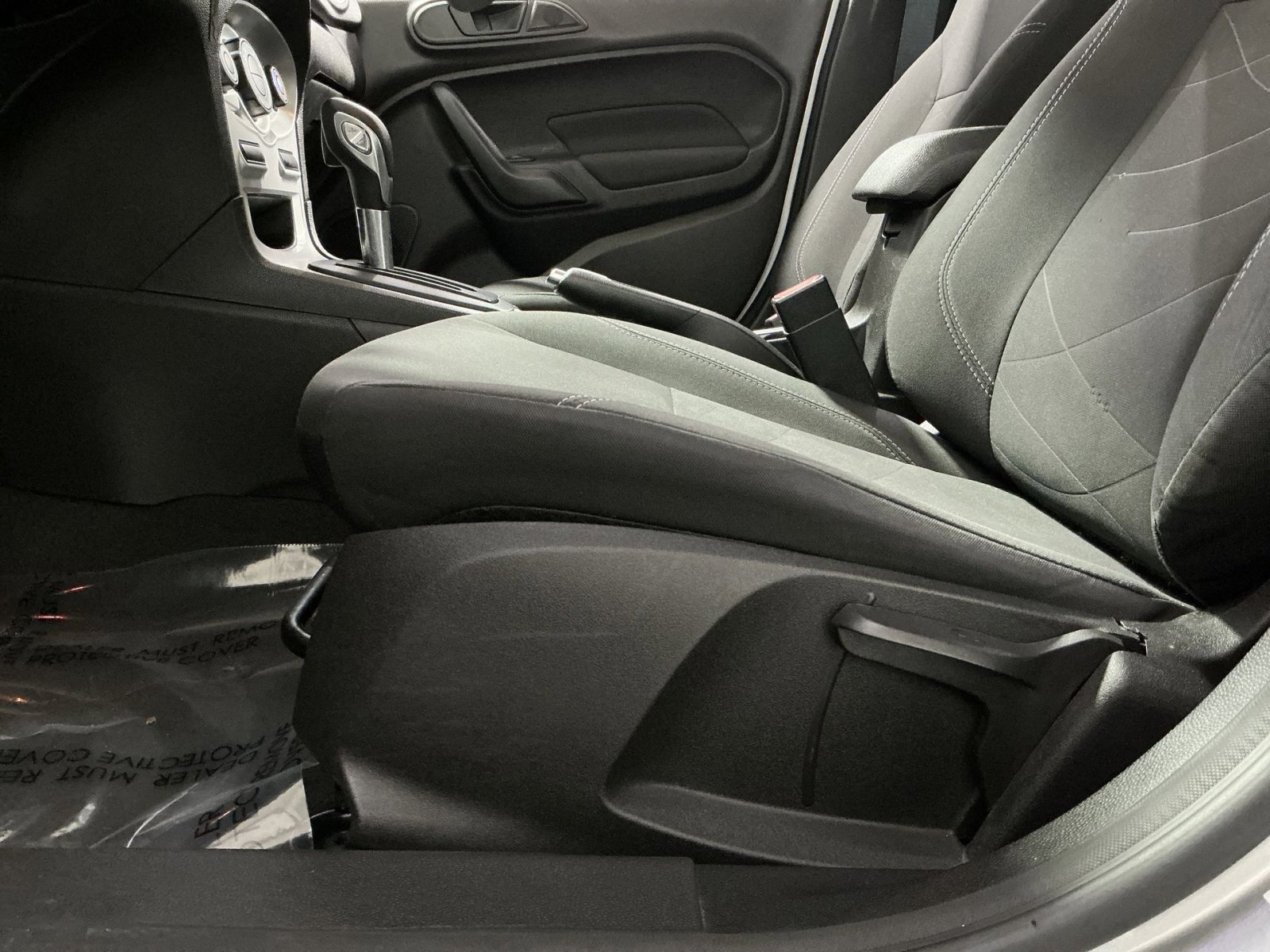 Used 2017 Ford Fiesta SE image 22