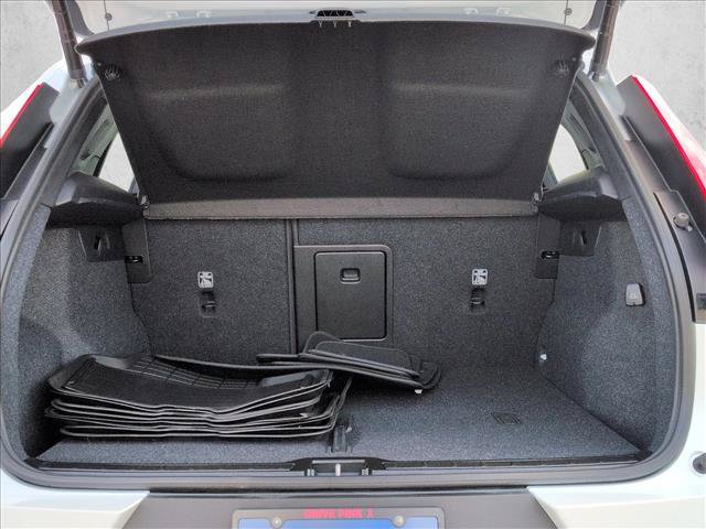 Used 2026 Volvo XC40 B5 Ultra w/ Climate Package AWD/4WD image 6