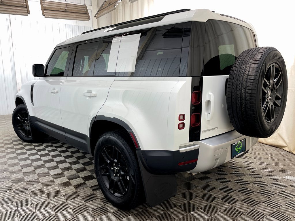 Used 2025 Land Rover Defender 110 S image 21