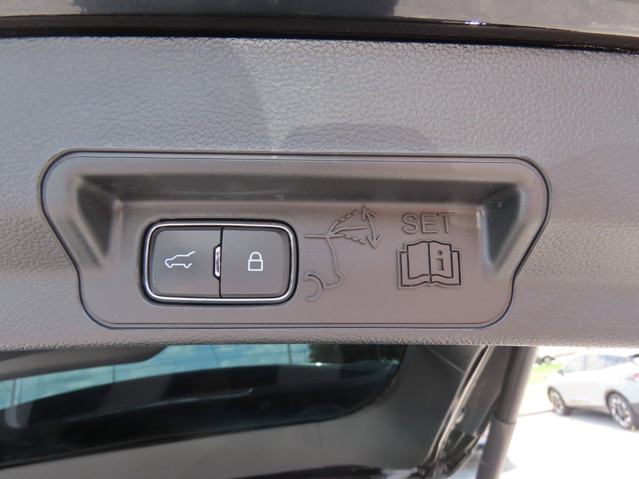 Certified 2023 Ford Explorer XLT w/ Equipment Group 202A RWD image 13