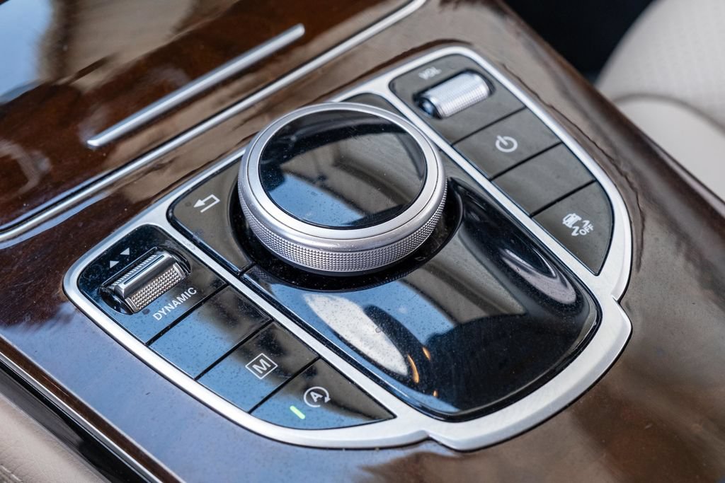 Used 2019 Mercedes-Benz GLC 300 4MATIC image 21