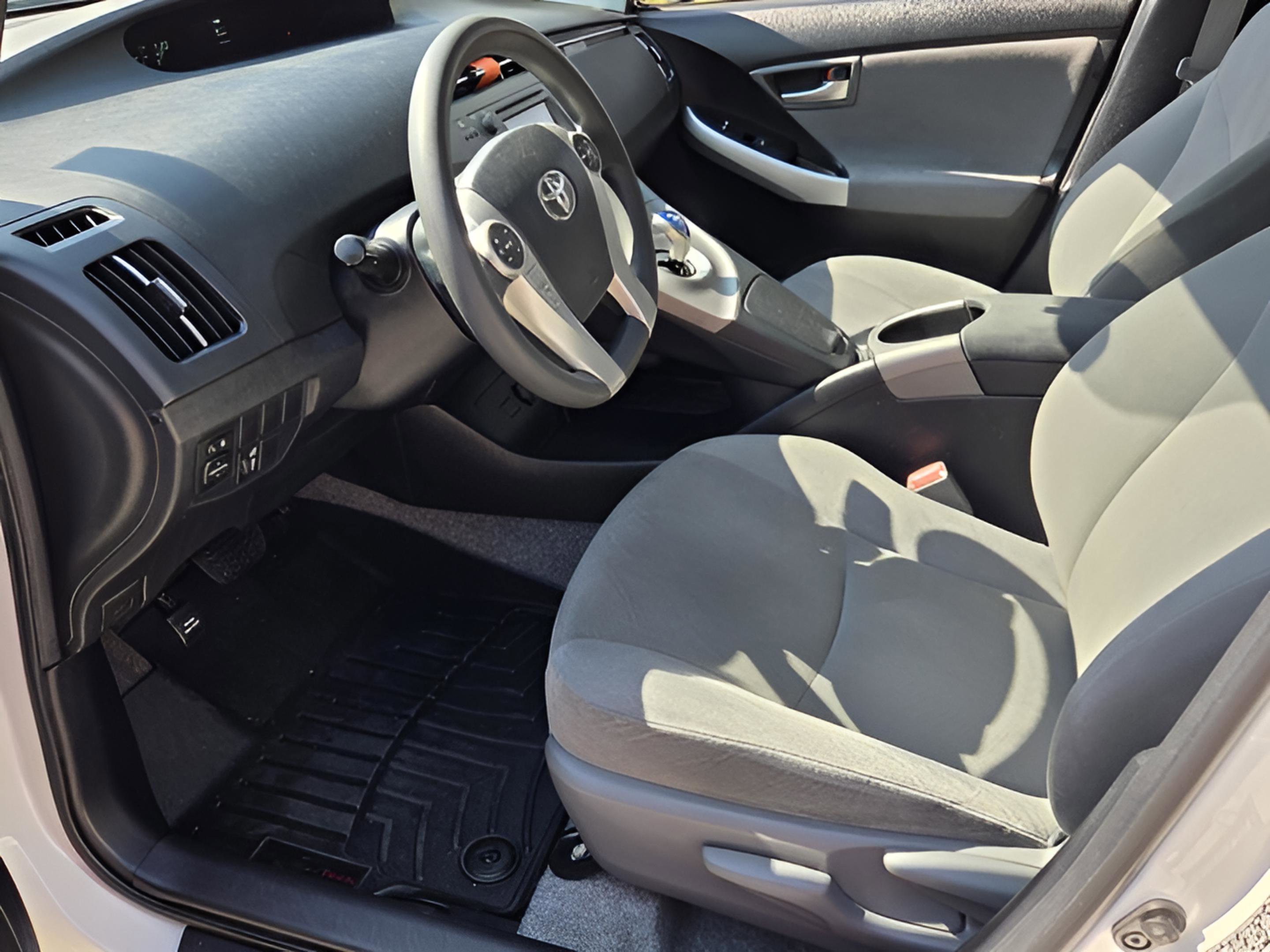 Used 2013 Toyota Prius Two image 11