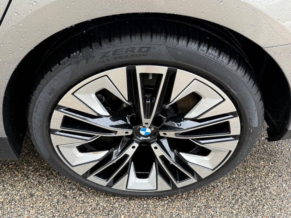 Certified 2026 BMW 540i xDrive image 7