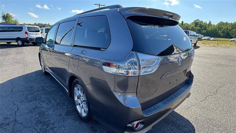 Used 2011 Toyota Sienna SE w/ Preferred Pkg FWD image 15