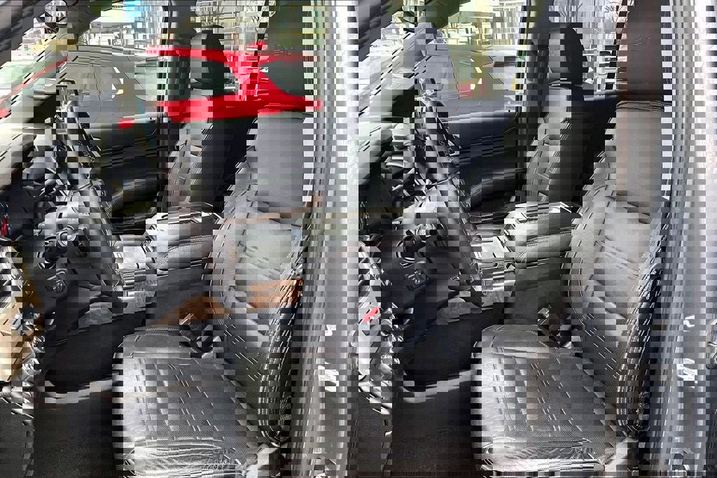 Used 2018 GMC Yukon Denali w/ Open Road Package image 18