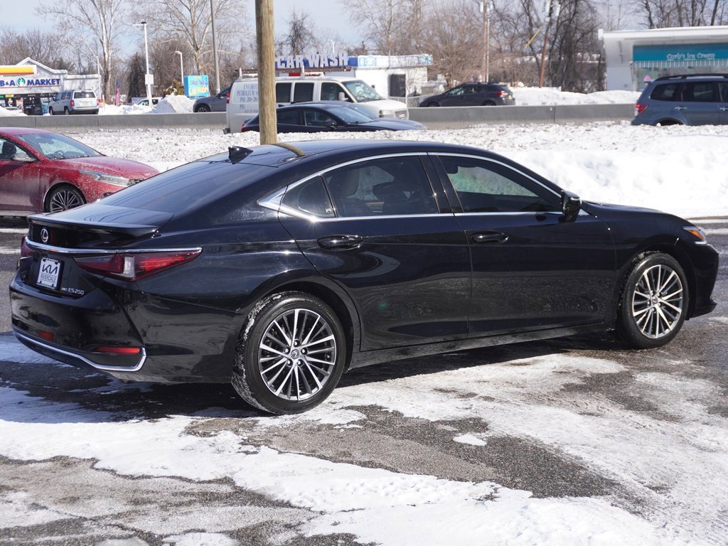 Used 2023 Lexus ES 250 w/ Premium Package image 11