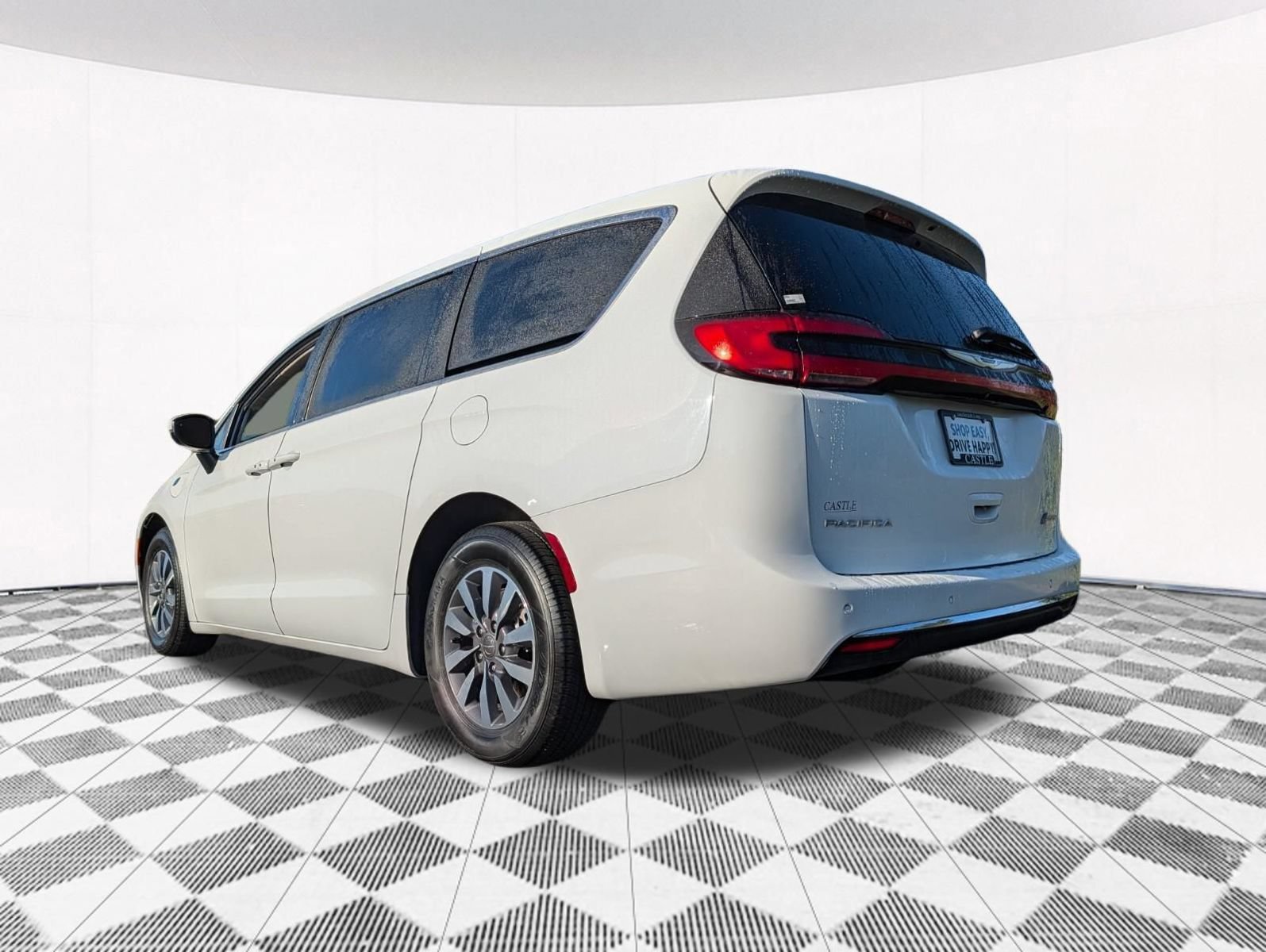 Used 2023 Chrysler Pacifica Touring-L FWD image 13