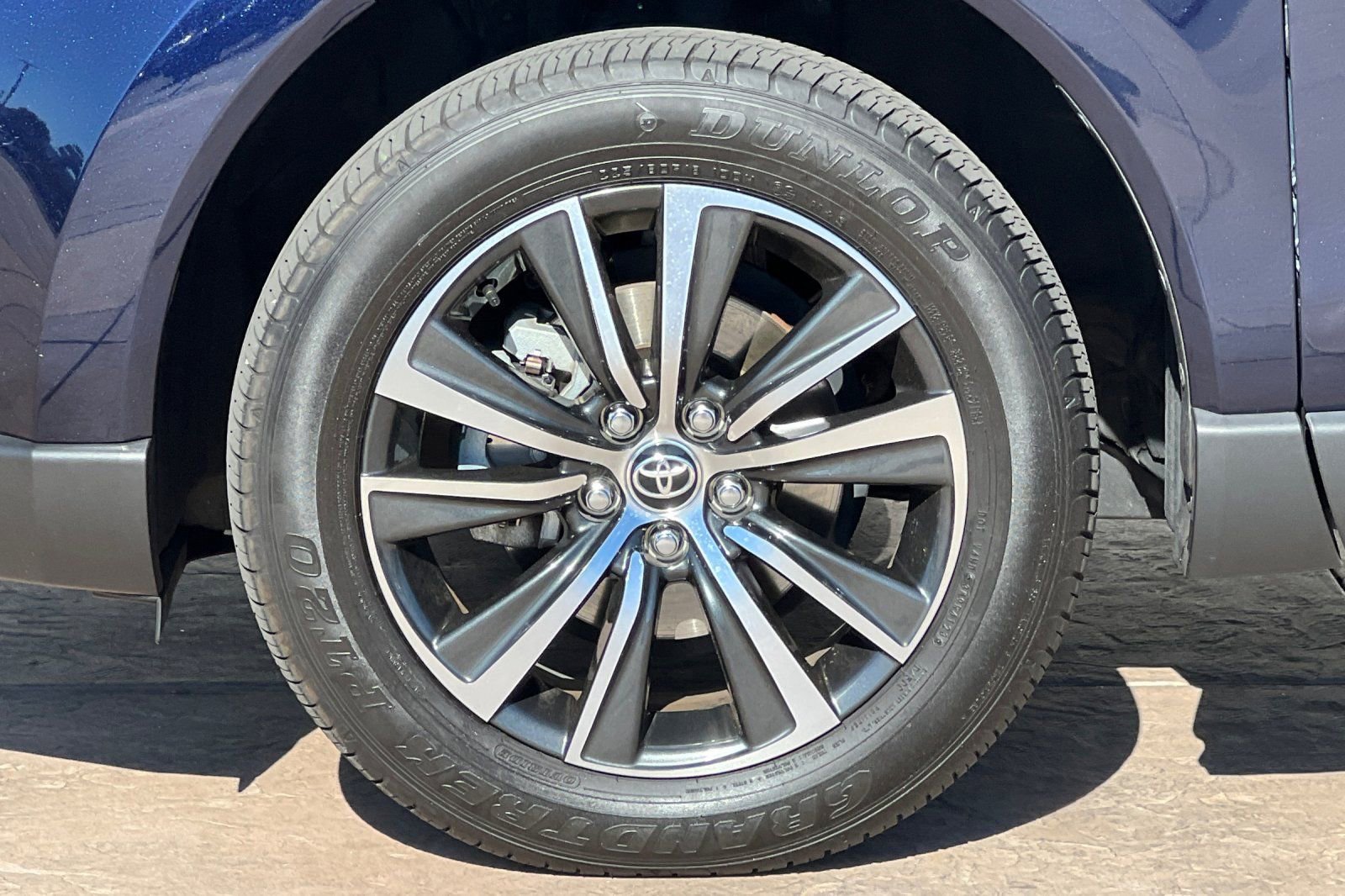 Certified 2024 Toyota Venza LE image 33