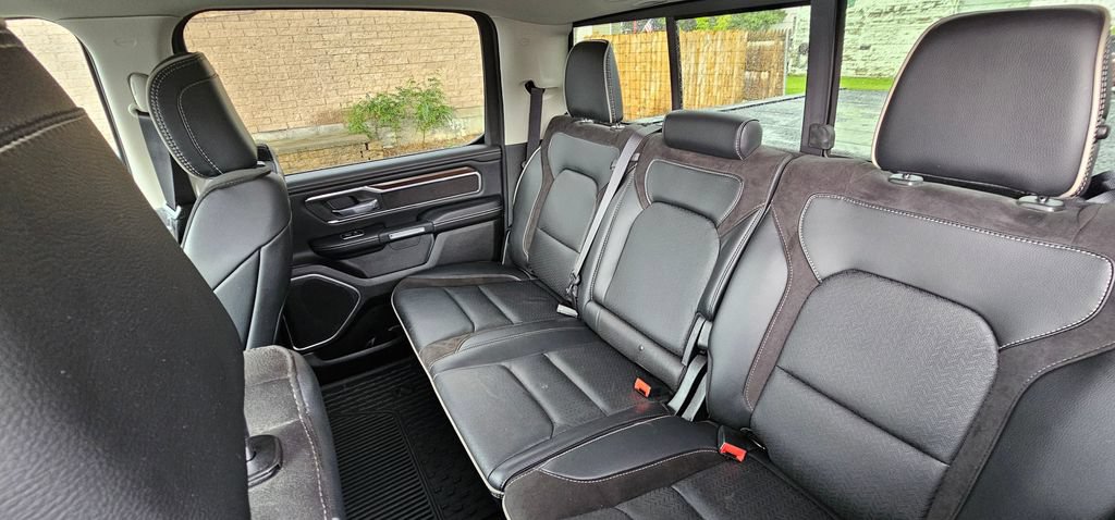 Used 2022 RAM 1500 Laramie AWD/4WD image 18