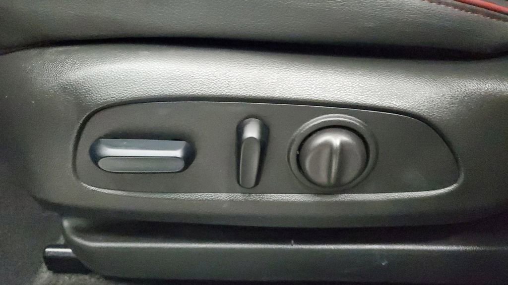 Used 2024 Chevrolet TrailBlazer RS w/ Convenience Package image 24