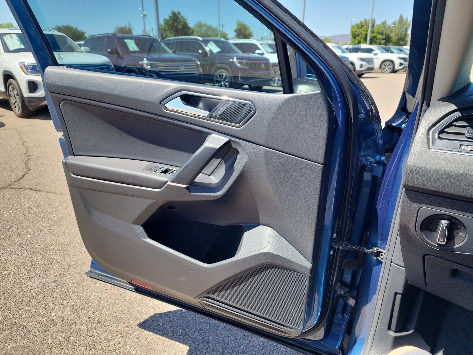 Used 2018 Volkswagen Tiguan S FWD image 13