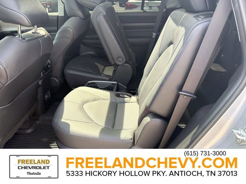 Used 2024 Toyota Grand Highlander Platinum image 17
