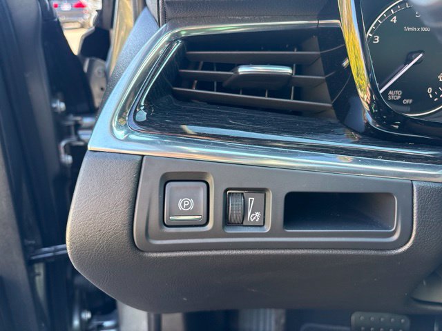 Used 2020 Cadillac XT5 Premium Luxury w/ LPO, Floor Liner Package FWD image 31