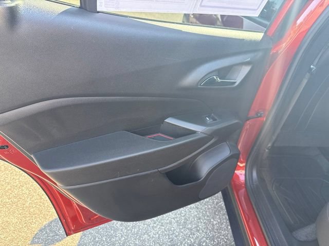 Used 2024 Chevrolet Trax RS w/ Sunroof Package FWD image 14