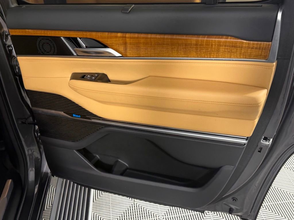 Certified 2023 Jeep Grand Wagoneer Series III AWD/4WD image 27