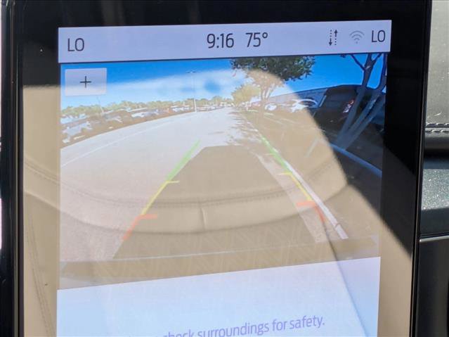 Used 2024 Ford Explorer Platinum w/ Technology Package AWD/4WD image 10