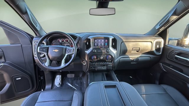 Used 2022 Chevrolet Silverado 2500 LTZ w/ LTZ Convenience Package AWD/4WD image 18