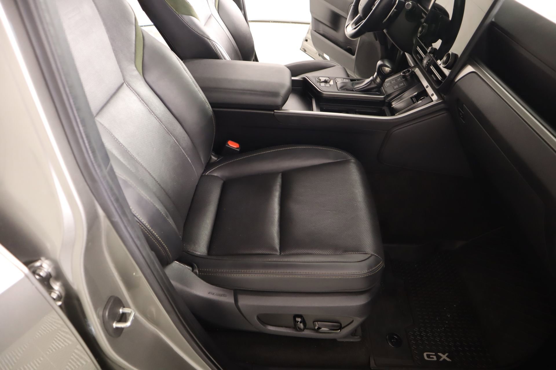 Used 2024 Lexus GX 550 image 14