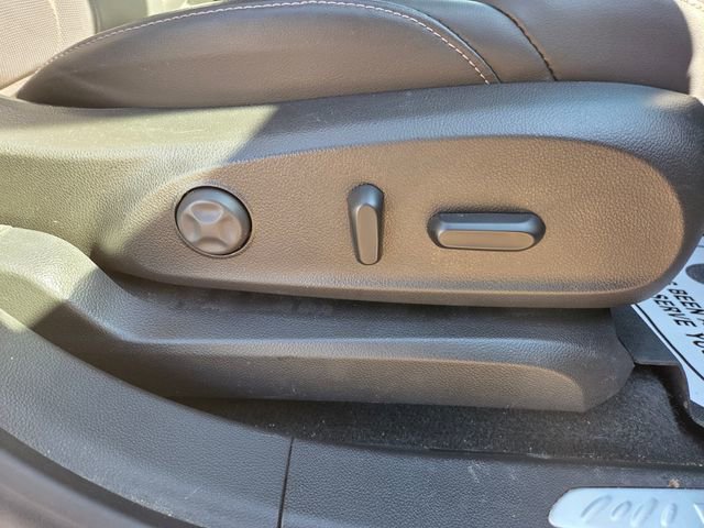 Used 2020 Buick Envision Essence AWD/4WD image 40