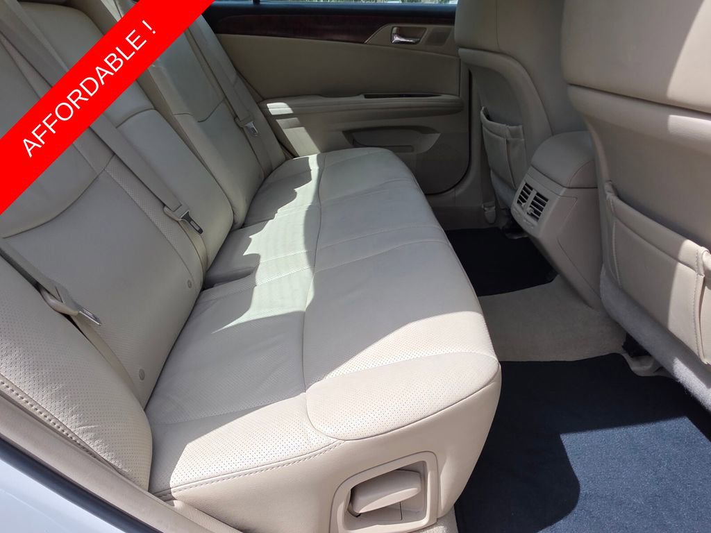 Used 2011 Toyota Avalon Limited image 17
