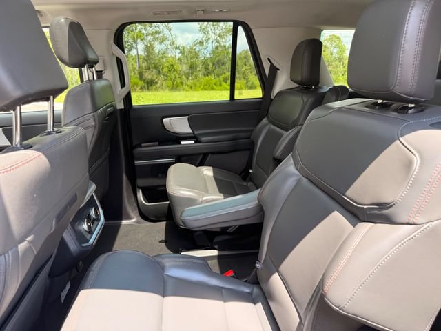 Used 2025 Ford Expedition Active AWD/4WD image 13