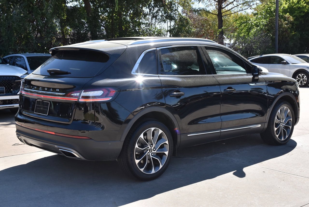 Used 2023 Lincoln Nautilus Reserve w/ Equipment Group 201A AWD/4WD image 7