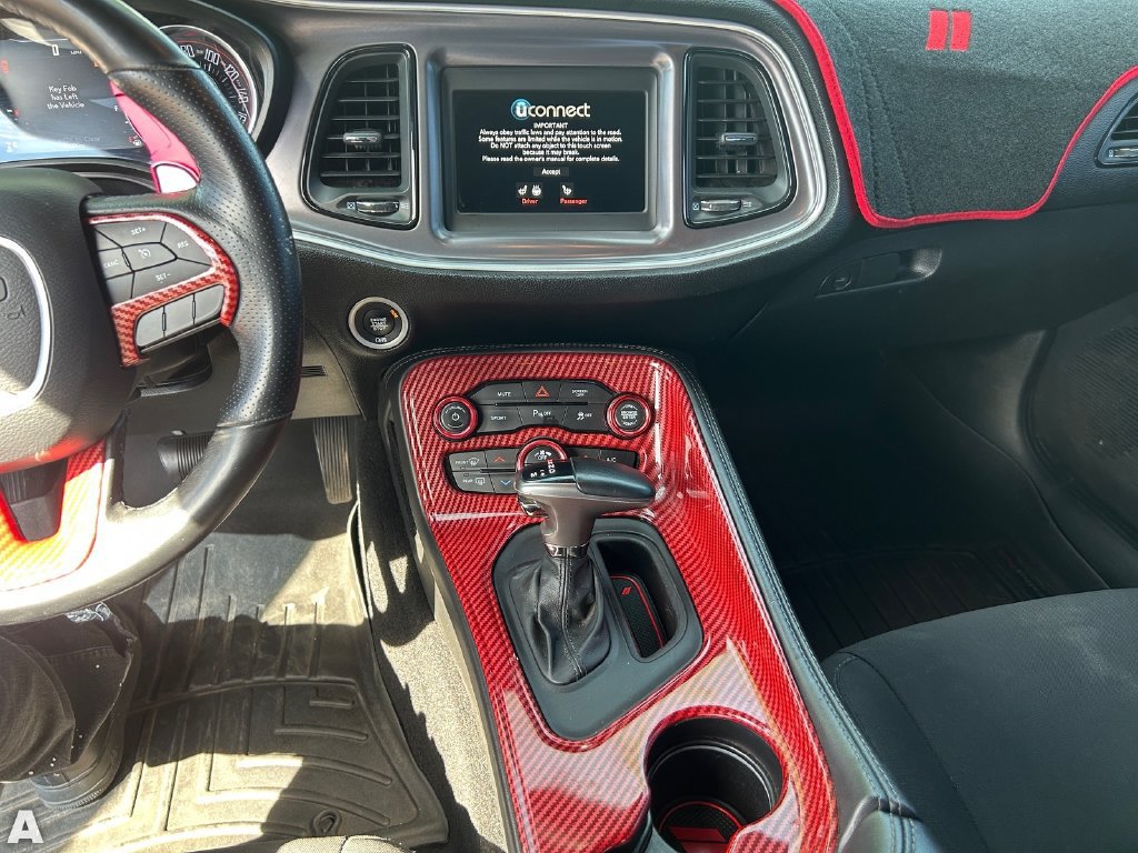 Used 2019 Dodge Challenger R/T w/ Driver Convenience Group RWD image 19