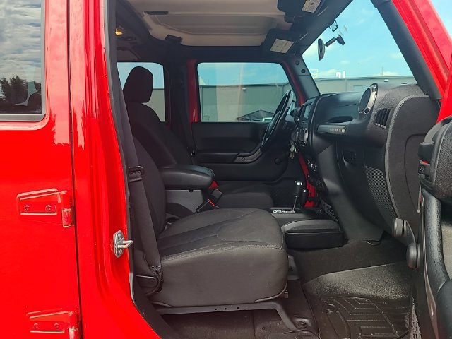Used 2018 Jeep Wrangler Unlimited Sport w/ Connectivity Group AWD/4WD image 26