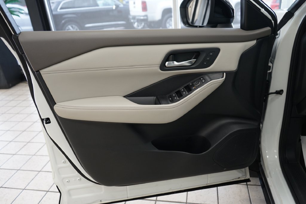 Used 2023 Nissan Rogue SL AWD/4WD image 23