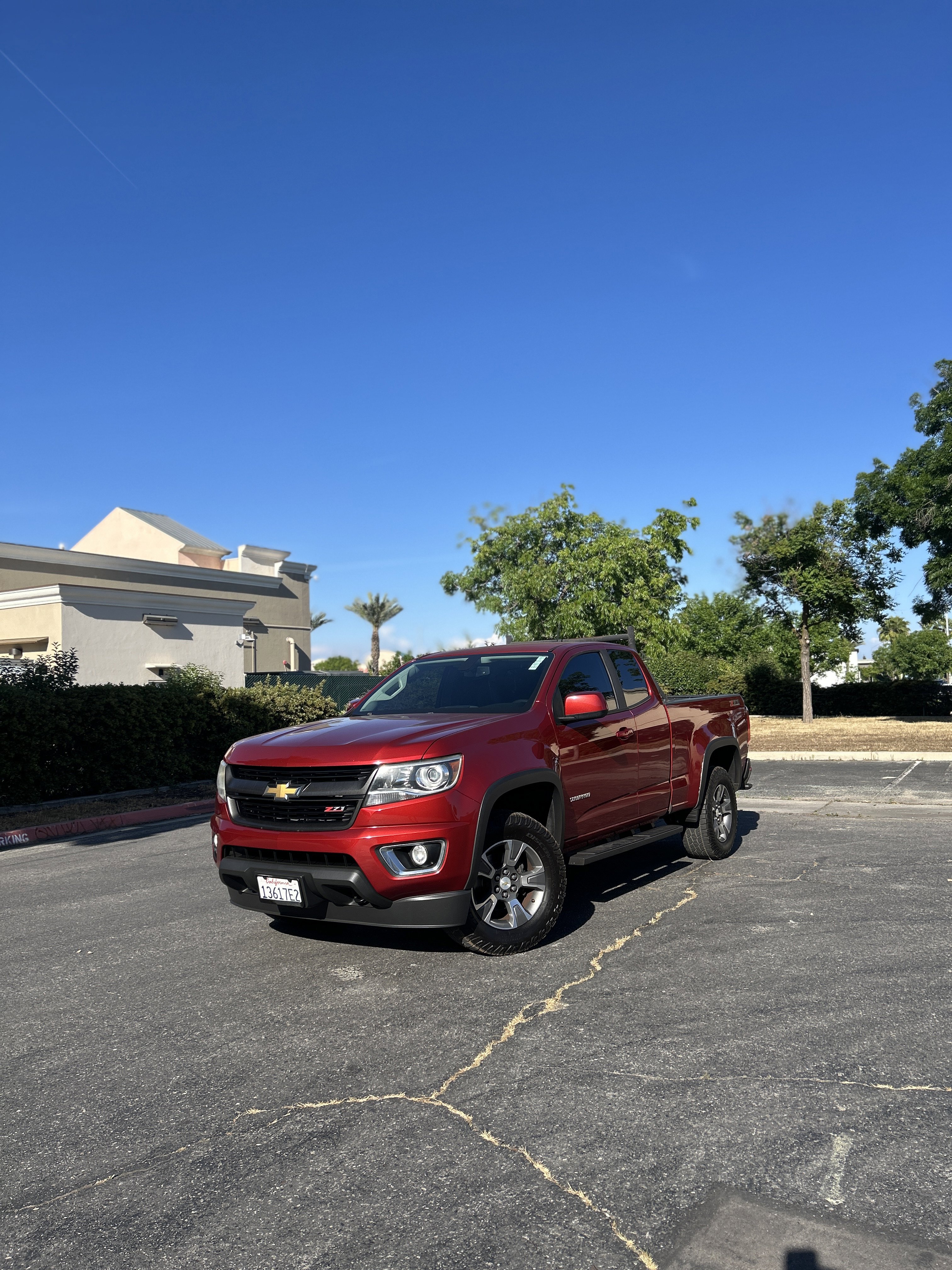 Used 2015 Chevrolet Colorado Z71 image 2