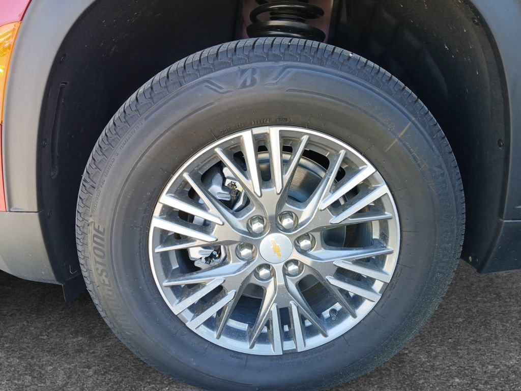 New 2026 Chevrolet Traverse LT w/ Driver Confidence Package FWD image 9